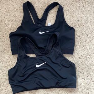 Nike sports bra lot of 2